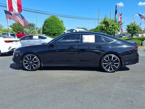 Used 2025 Honda Accord Touring image 3