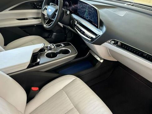 New 2025 Cadillac Lyriq Sport image 15