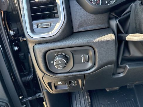 New 2026 RAM 1500 4x4 Crew Cab image 16