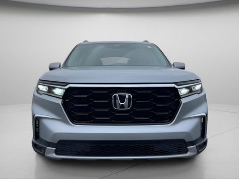 Used 2023 Honda Pilot Touring image 6