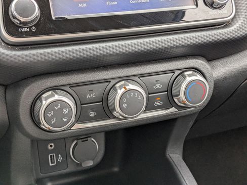 Used 2023 Nissan Kicks S image 24