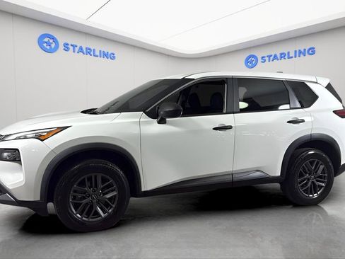 Used 2023 Nissan Rogue S image 2