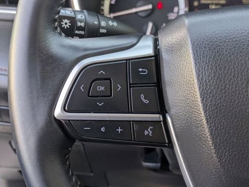 Used 2022 Toyota Highlander XSE image 22