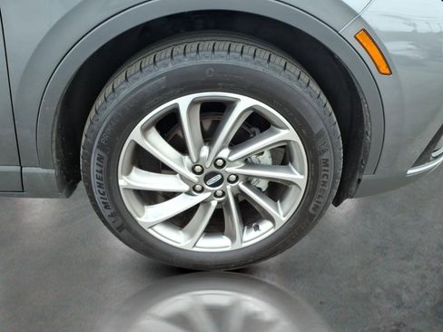 Used 2025 Lincoln Corsair AWD w/ Equipment Group 101A image 10