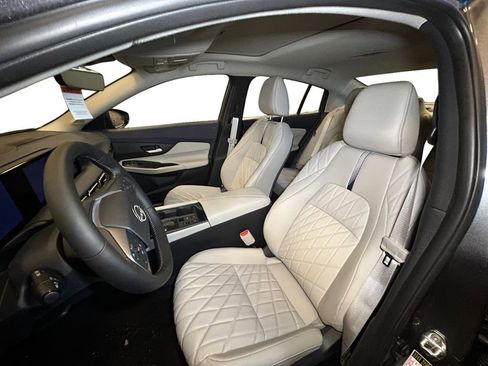 New 2026 Nissan Sentra SL w/ Floor Mat Package image 9