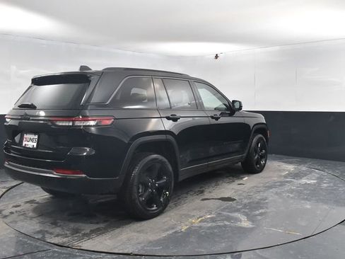 New 2026 Jeep Grand Cherokee Limited AWD/4WD image 9