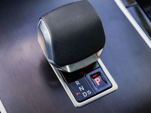 New 2026 Land Rover Range Rover Velar Dynamic SE image 16