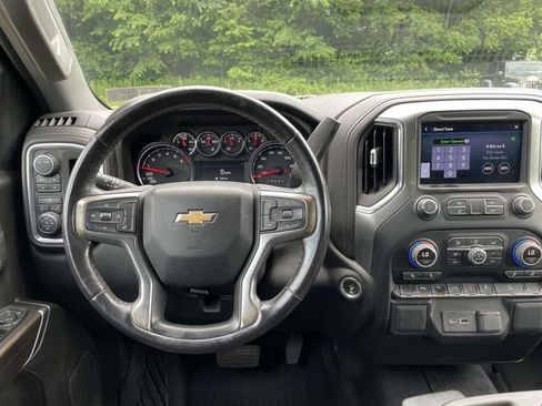 Certified 2022 Chevrolet Silverado 1500 LT AWD/4WD image 22