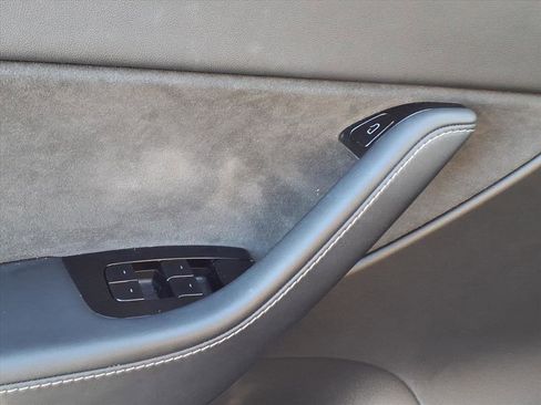 Used 2021 Tesla Model Y Long Range image 23