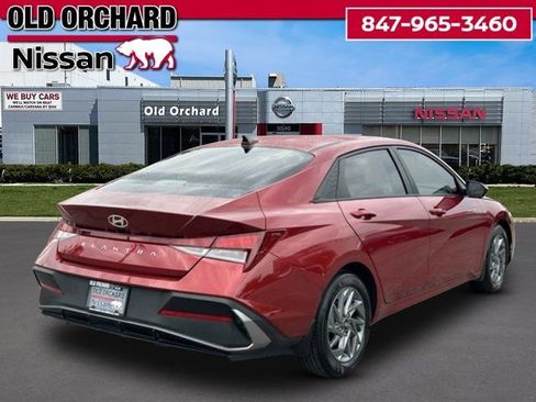 Used 2024 Hyundai Elantra SEL FWD image 5