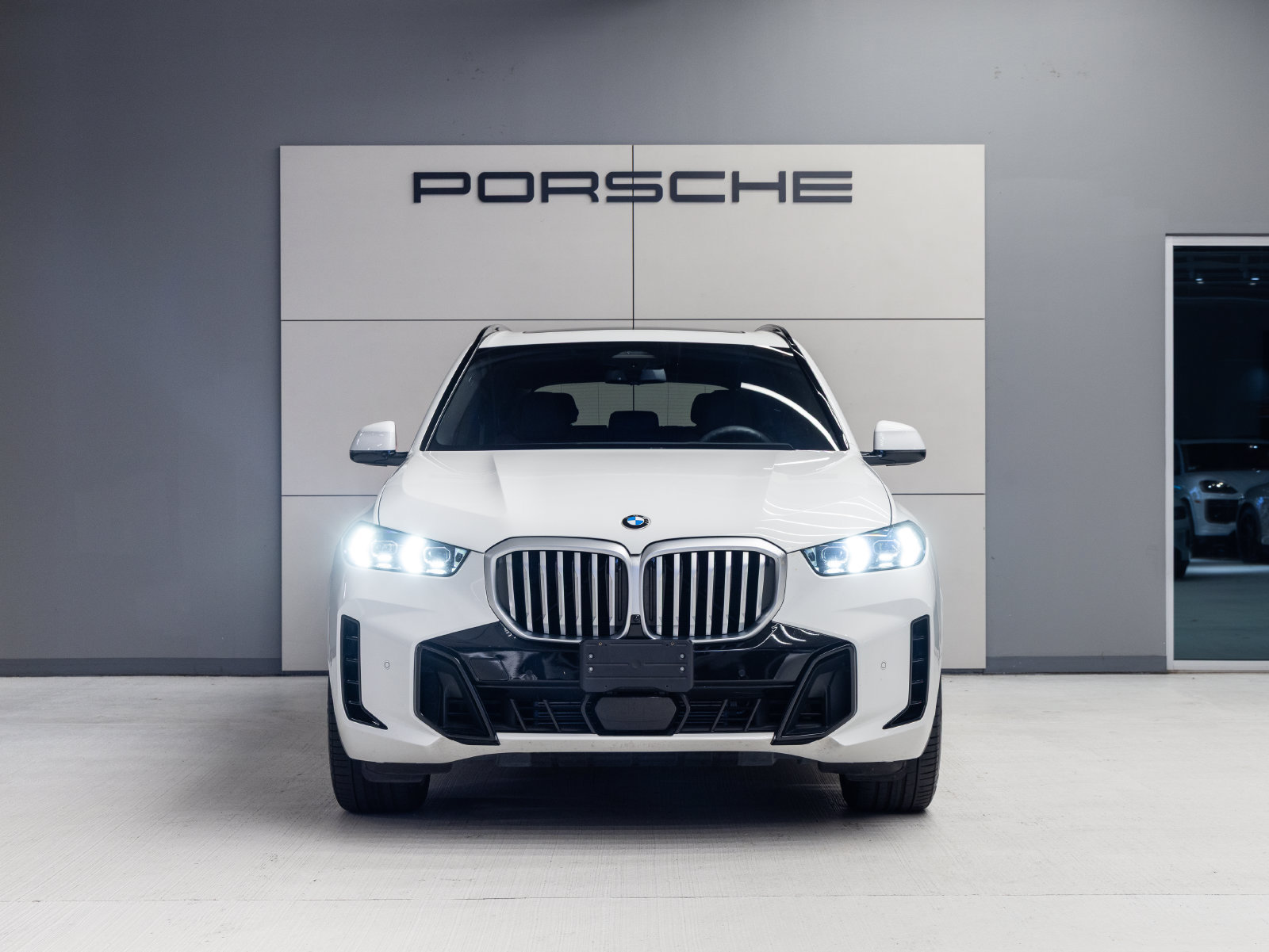 Used 2025 BMW X5 sDrive40i w/ M Sport Package RWD image 10