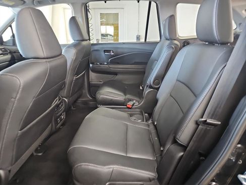 Used 2021 Honda Pilot Touring image 7
