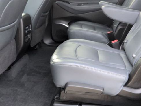 Used 2020 Buick Enclave Essence w/ Sound and Sites Package image 25