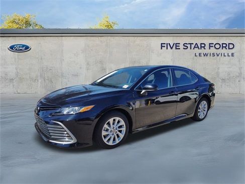 Used 2024 Toyota Camry LE image 5