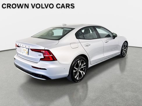Used 2025 Volvo S60 B5 Plus image 6