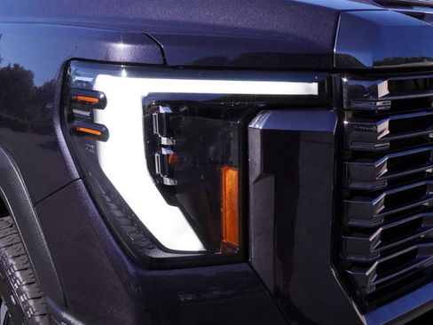 Used 2024 GMC Sierra 3500 Denali Ultimate AWD/4WD image 35