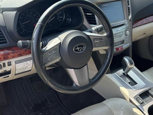 Used 2011 Subaru Outback 2.5i Limited AWD/4WD image 17