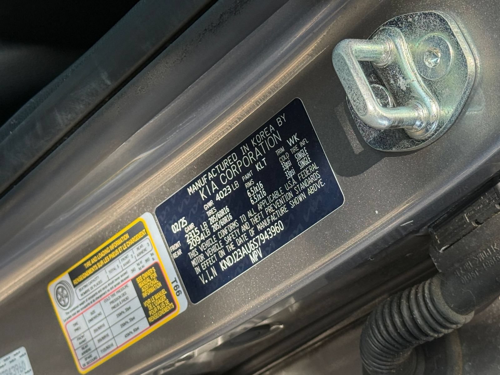 Used 2025 Kia Soul LX w/ LX Technology Package FWD image 28