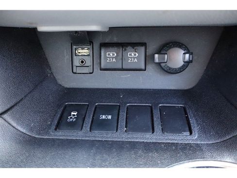 Used 2017 Toyota Highlander FWD V6 image 45