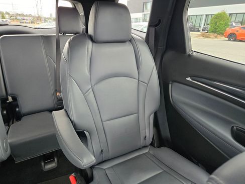 Used 2024 Buick Enclave Premium image 31