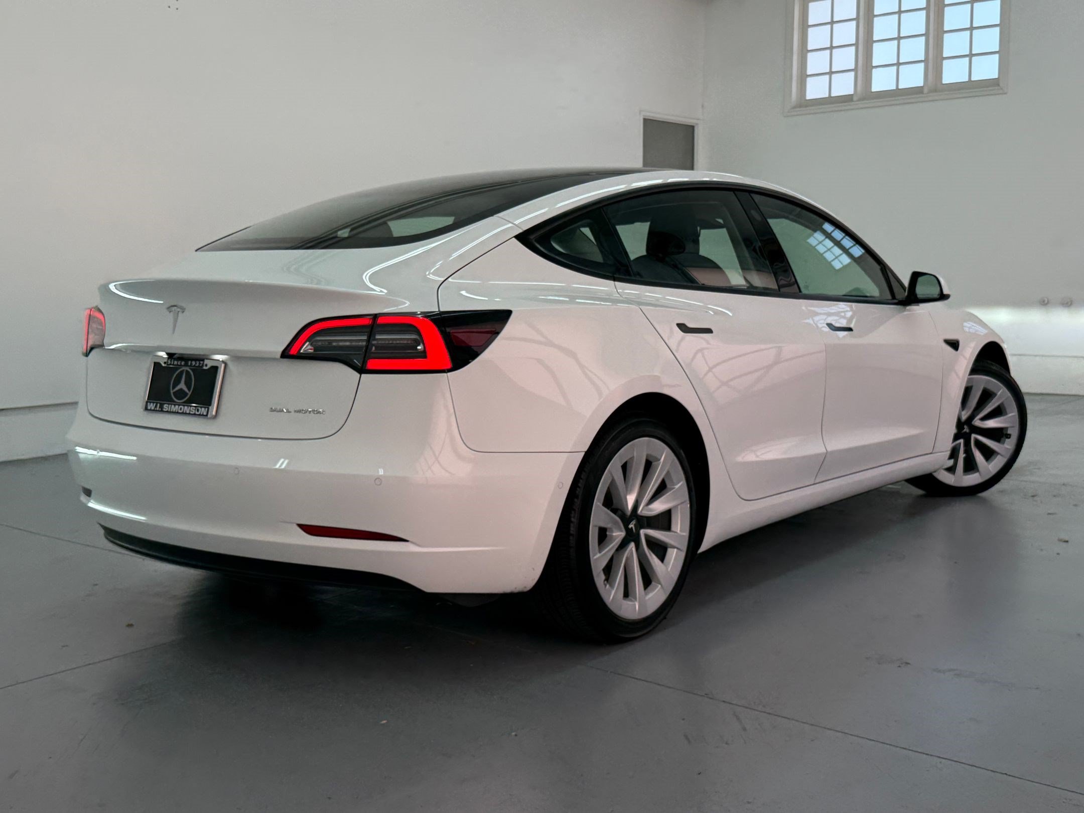 Used 2022 Tesla Model 3 Long Range AWD/4WD image 8