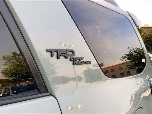 Used 2023 Toyota 4Runner TRD Off-Road Premium w/ Moonroof Package AWD/4WD image 30