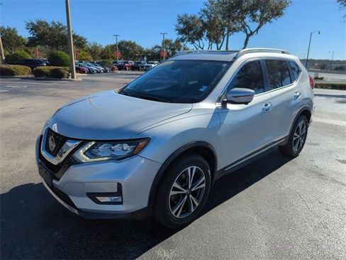 Certified 2018 Nissan Rogue SL w/ Premium Package image 9