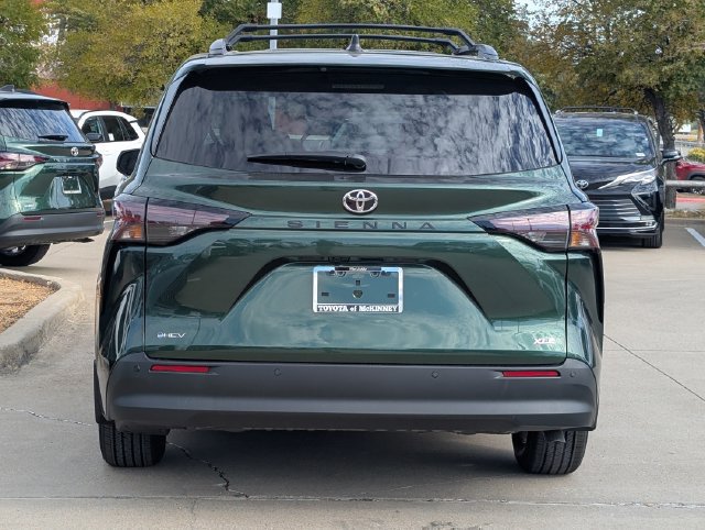 New 2026 Toyota Sienna XLE FWD image 5