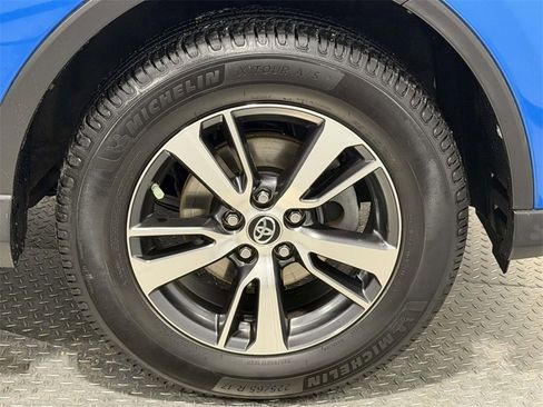 Used 2018 Toyota RAV4 XLE image 8