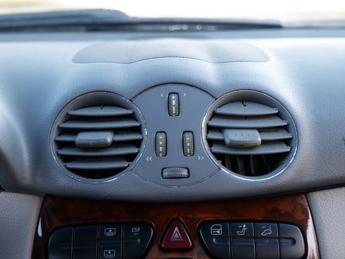 Used 2004 Mercedes-Benz CLK 320 Coupe image 32