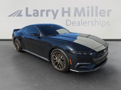 Used 2024 Ford Mustang Coupe RWD image 7