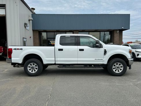 Used 2020 Ford F250 XLT AWD/4WD image 2