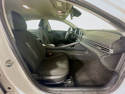 Used 2021 Hyundai Elantra SEL FWD image 29