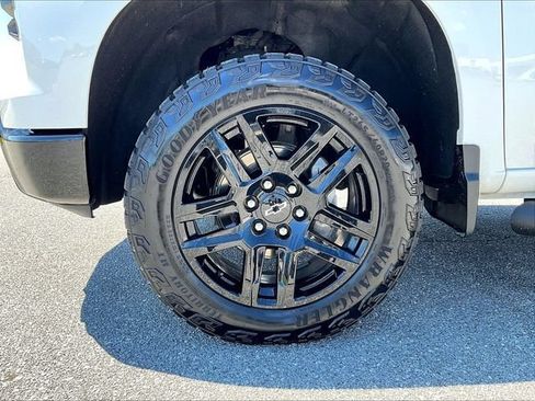 Used 2023 Chevrolet Silverado 1500 Custom Trail Boss w/ LPO, Dark Essentials Package AWD/4WD image 7