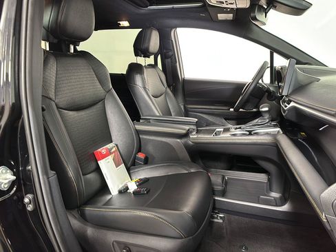 Used 2025 Toyota Sienna XLE Woodland Edition AWD/4WD image 11
