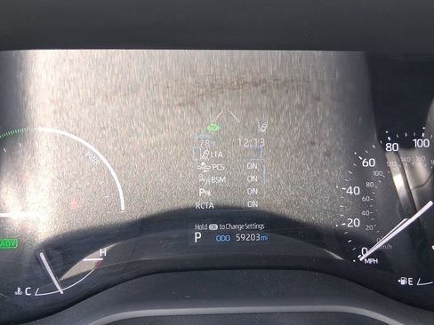 Used 2023 Toyota Sienna XLE FWD image 18