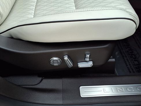 Used 2024 Lincoln Nautilus Black Label w/ Jet Appearance Package (87T) image 10