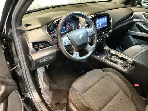 Used 2023 Chevrolet Traverse LT w/ Rear Camera Mirror Package image 10