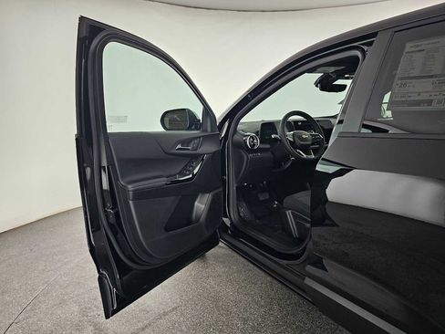 New 2026 Chevrolet Equinox LT w/ Safety and Technology Package image 18