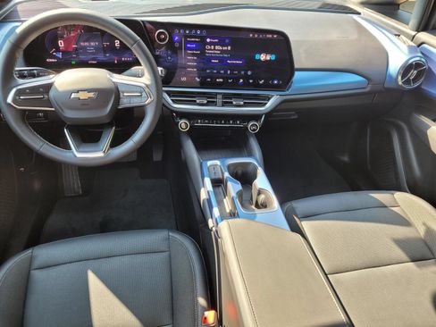 Used 2024 Chevrolet Equinox EV LT FWD image 17