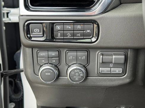 Used 2025 GMC Yukon Denali w/ Denali Reserve Package AWD/4WD image 18