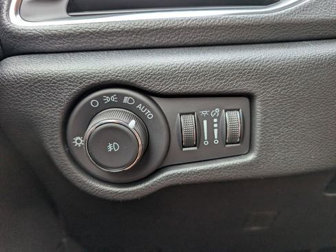 New 2026 Chrysler Pacifica Limited w/ S Appearance Package FWD image 38