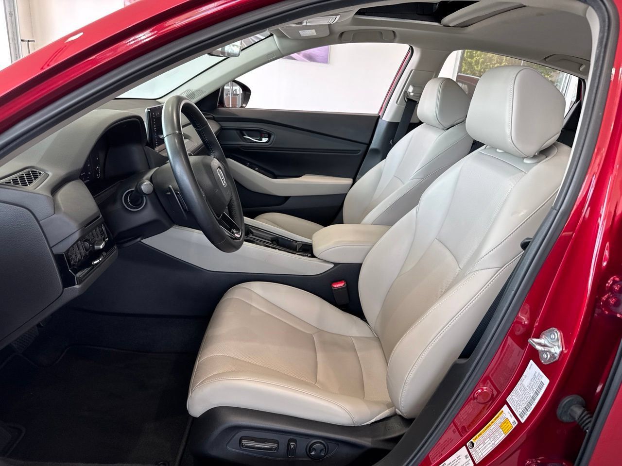 Used 2025 Honda Accord EX-L image 13