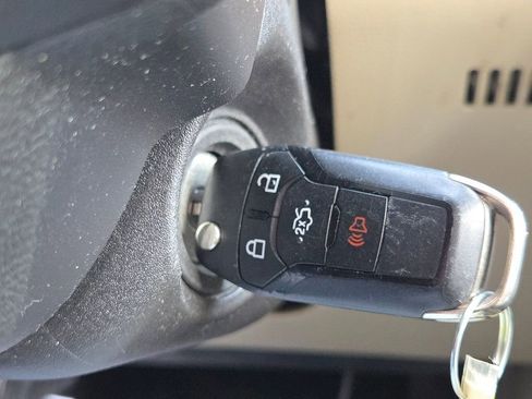 Used 2016 Ford Fusion SE FWD image 35