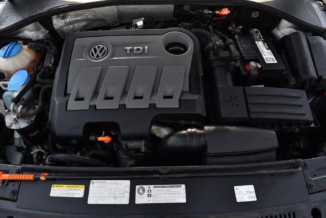 Used 2013 Volkswagen Passat TDI SEL Premium FWD image 24