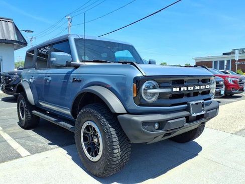 Used 2023 Ford Bronco Outer Banks w/ Sasquatch Package AWD/4WD image 3
