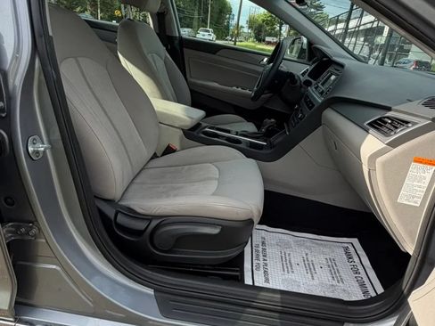 Used 2016 Hyundai Sonata SE FWD image 14