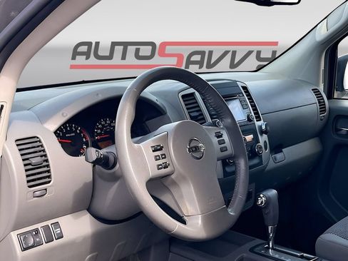 Used 2018 Nissan Frontier SV w/ Value Truck Package RWD image 9