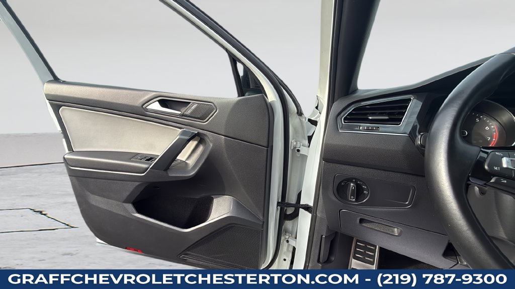 Used 2021 Volkswagen Tiguan SE R-Line FWD image 26
