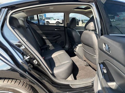 Used 2021 Nissan Altima 2.5 SL FWD image 18